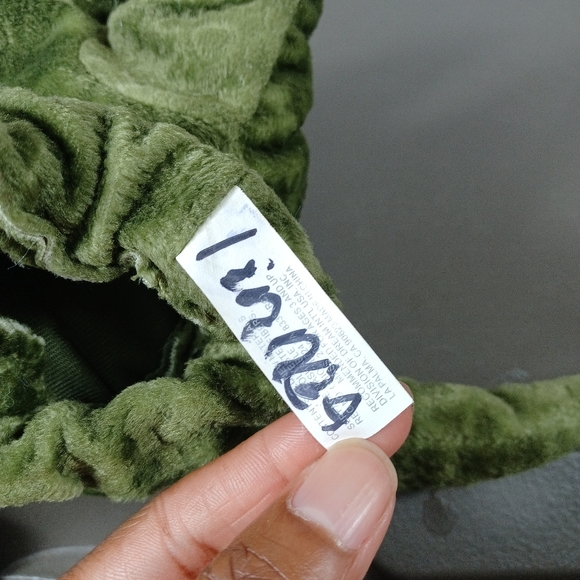 •Caltoy Triceratops Dinosaur Hand Puppet - Picture 9 of 12